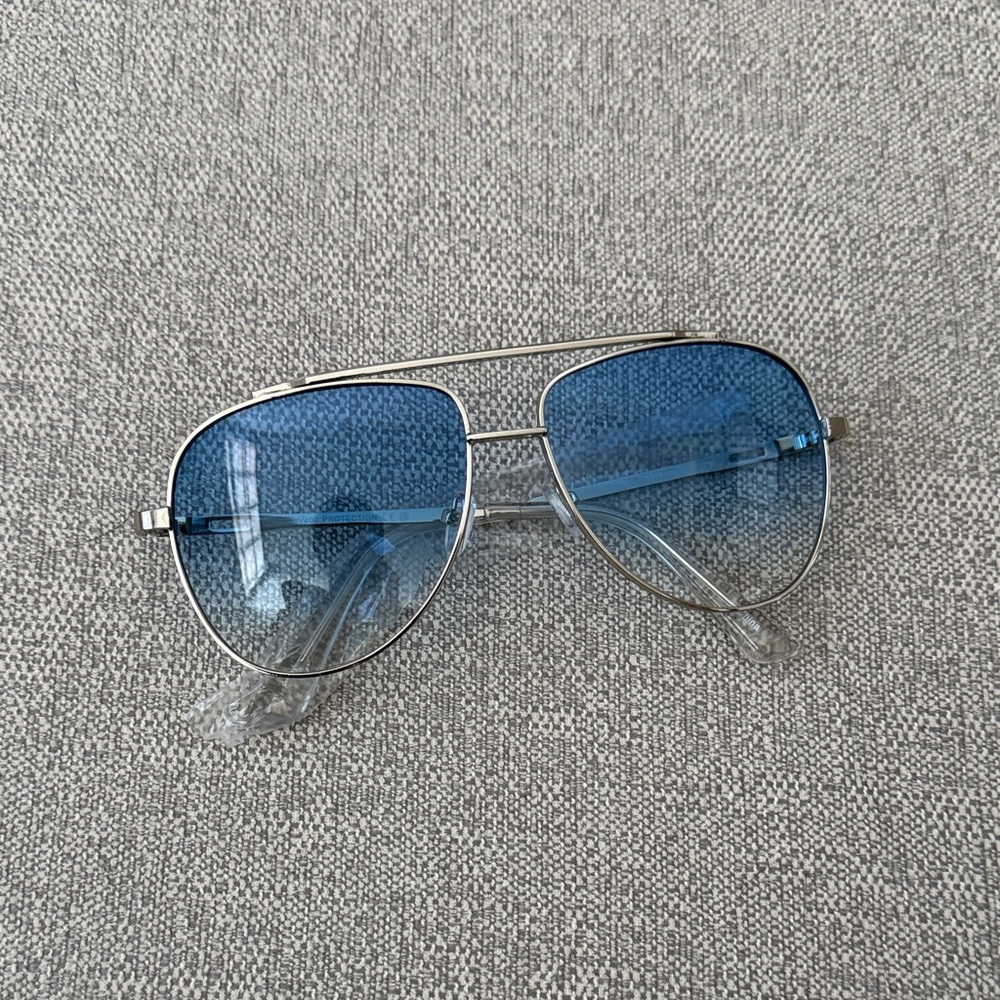 Blue Aviator Sunglasses 💙